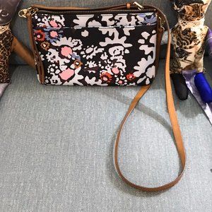 Fossil Multi-colored Cross-body gently used.